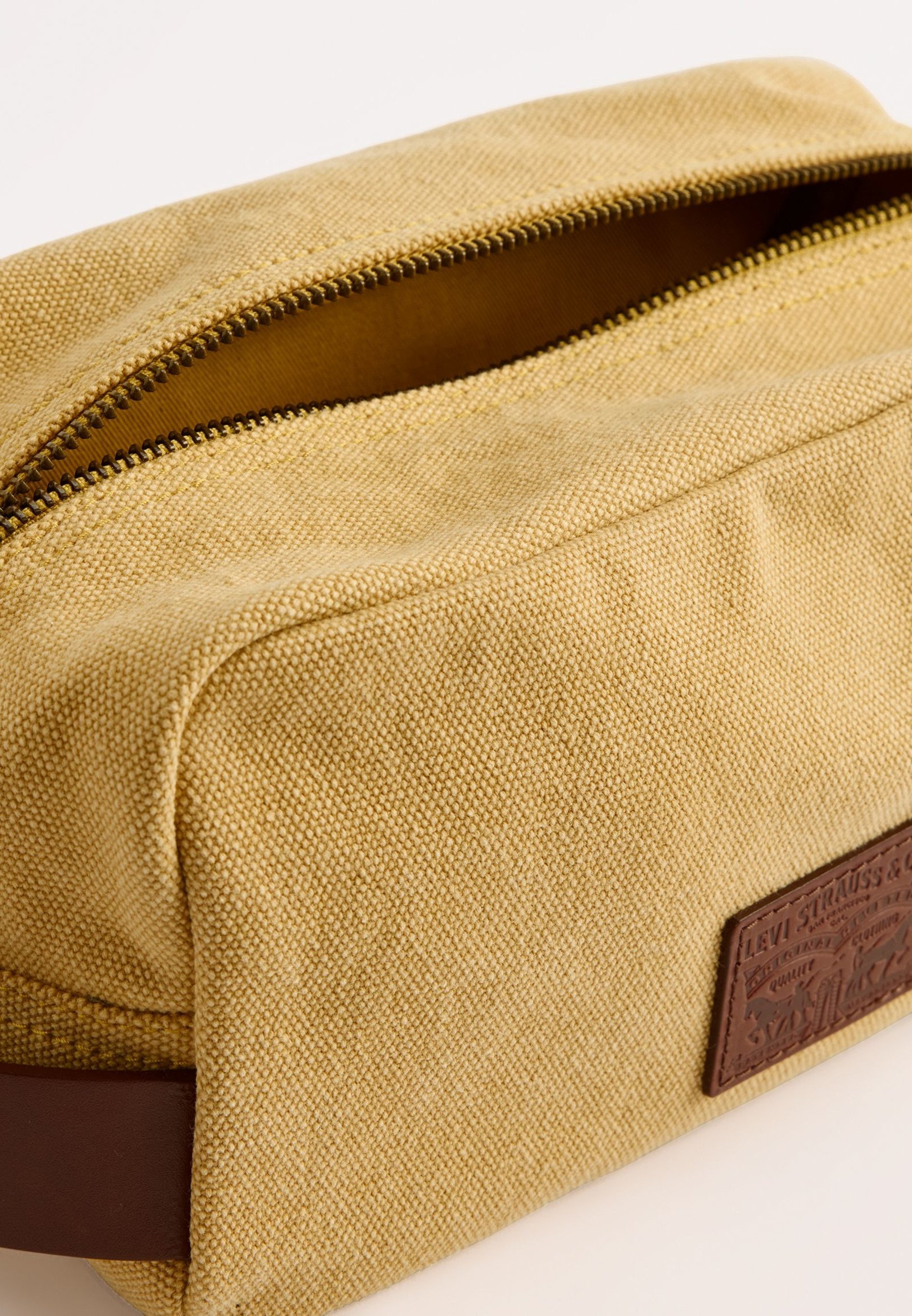 Levi's® Make-up-Werkzeuge und Accessoires