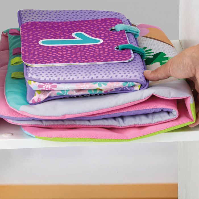 BRIGHTS STARTS Tapete de atividades dobrável rosa pequeno para bebês, arco de atividades, 5 brinquedos para bebês, espelho, cartões, ábaco e mordedor