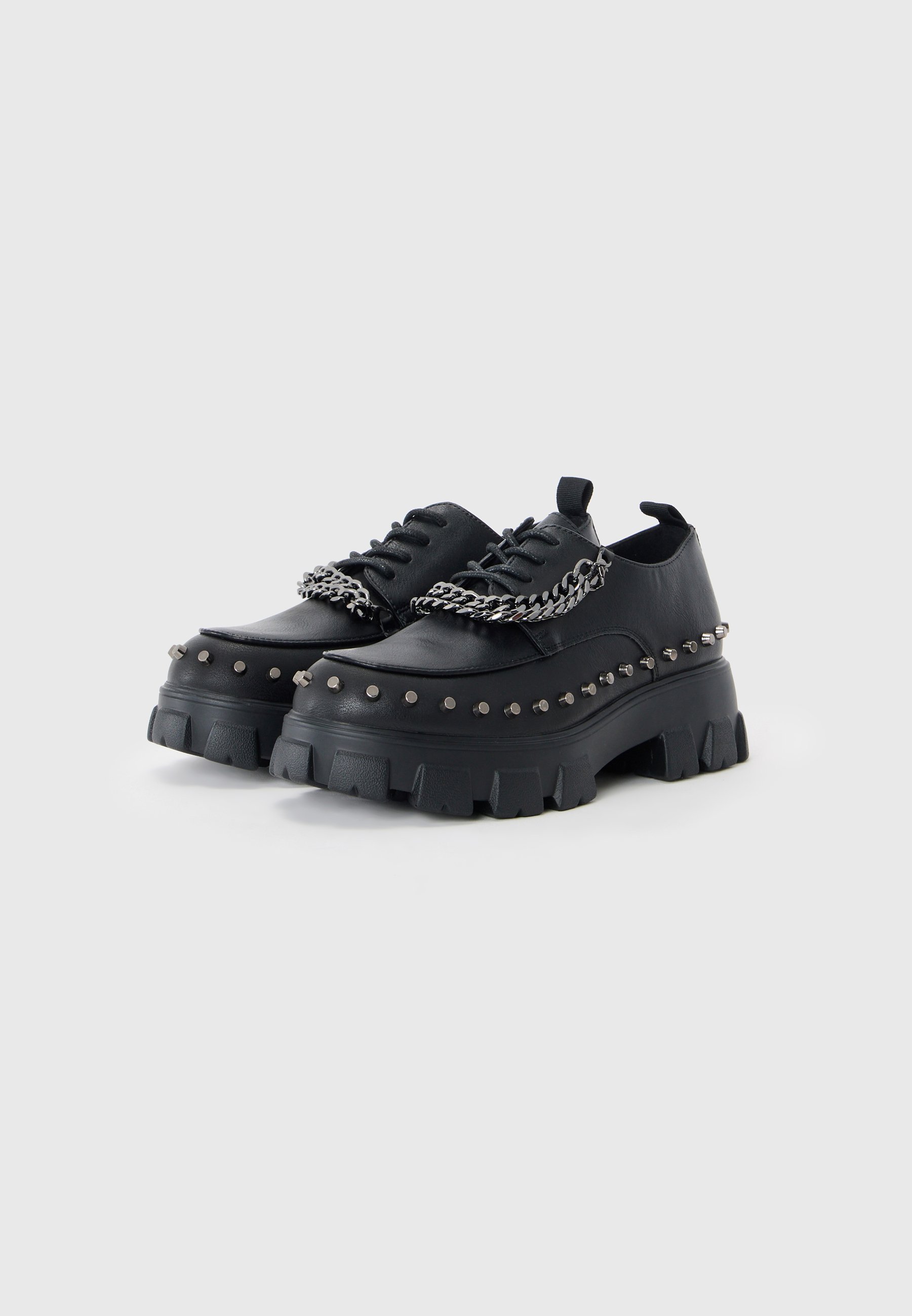 YOURTURN čevlji z vezalkami - črni