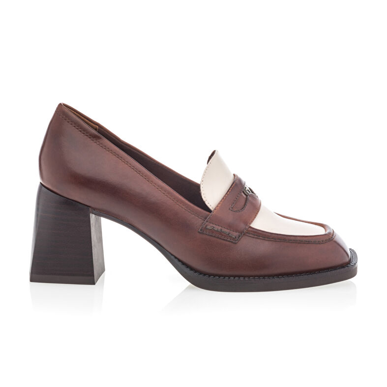 Naisten ruskeat loaferit/veneilykengät