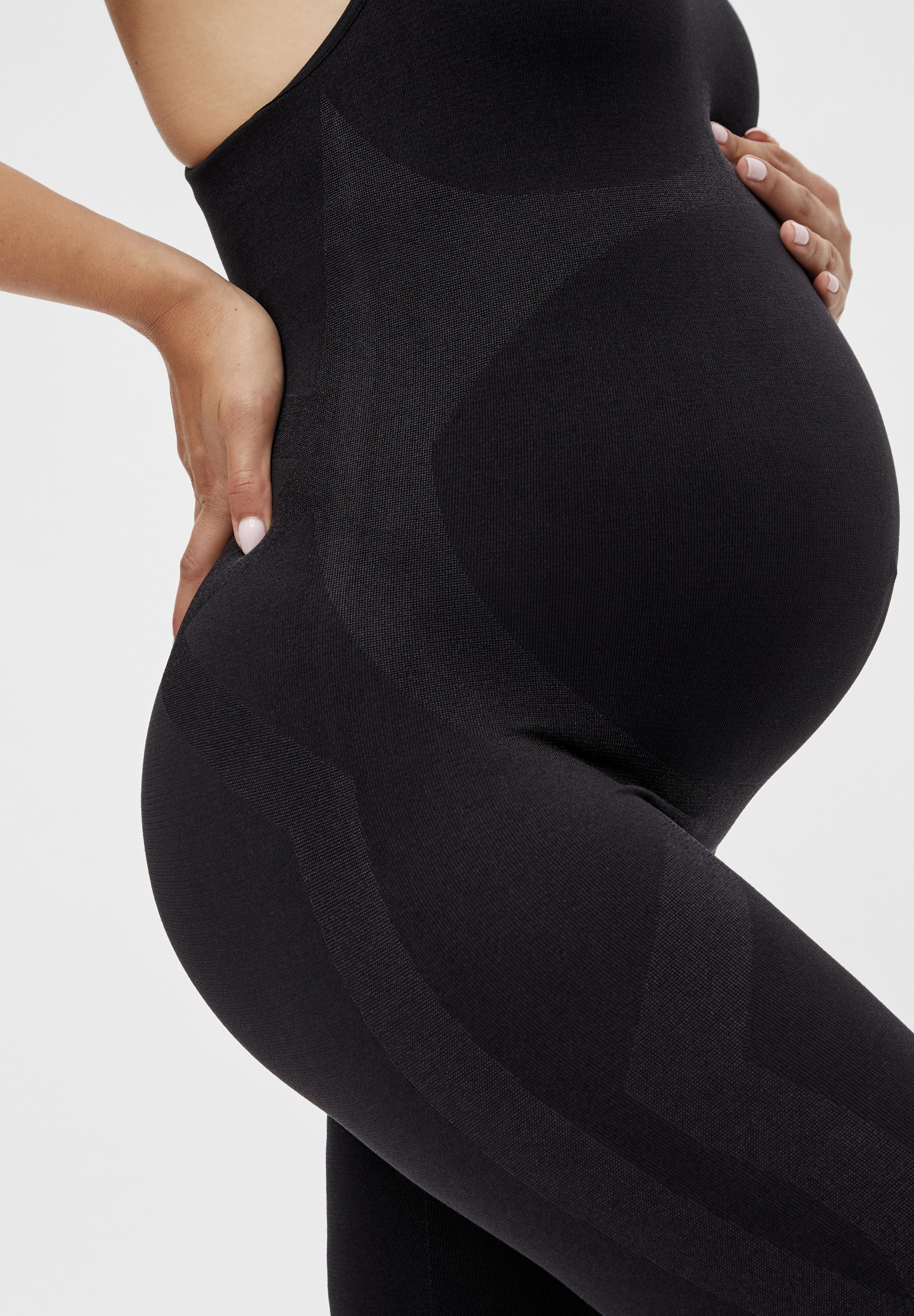 MAMALICIOUS MLPAULETTE STRAP ACTIVE - Jumpsuit - zwart