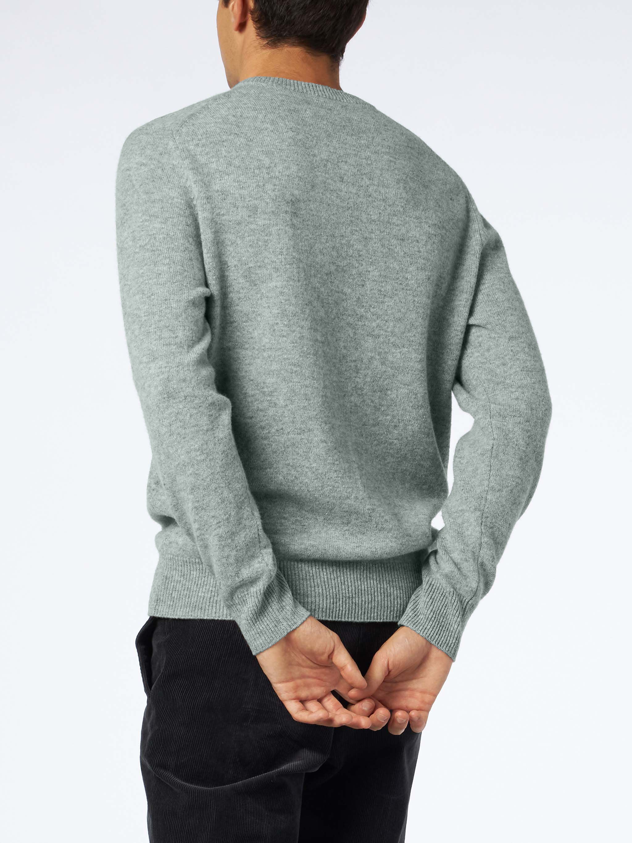Jersey gris jaspeado de cachemir puro para hombre de la marca Regent.