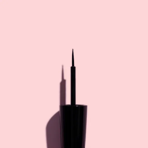 Kolekcija „Fast Stroke®“ ilgai išliekantis akių kontūro pieštukas, 4 ml, juodas