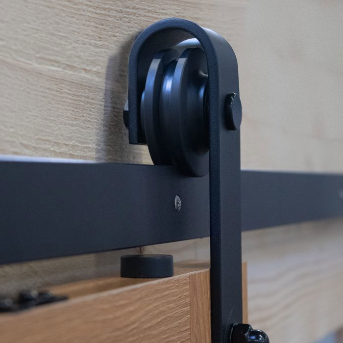 Porta scorrevole in legno Schulte, 90x215 cm, porta interna piena, porta da fienile in rovere, rovere, sistema di apertura nero