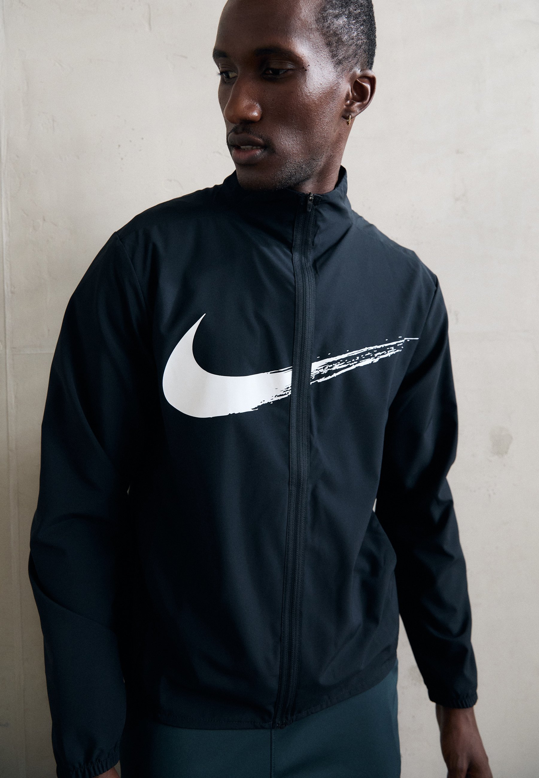 Nike Performance FORM - Trainingsjack - zwart/wit