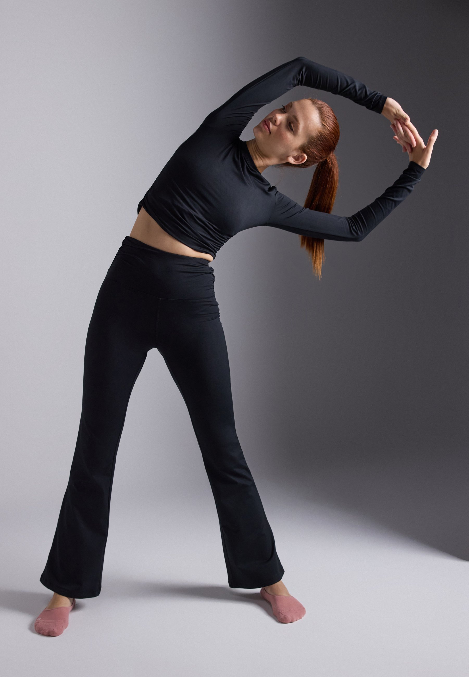 Even&Odd active laienevad kõrge vöökohaga retuusid küljevoltidega - Retuusid - mustad