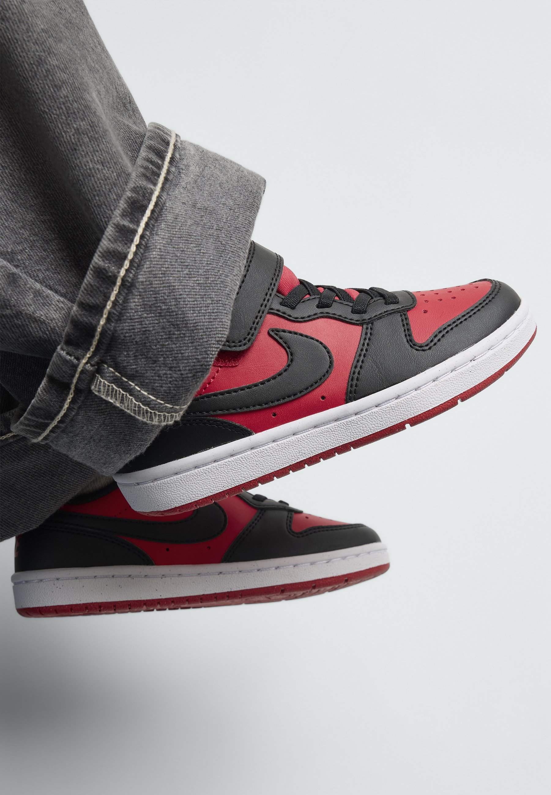 Nike Sportswear COURT BOROUGH - Sneakers - universiteitsrood/zwart/wit