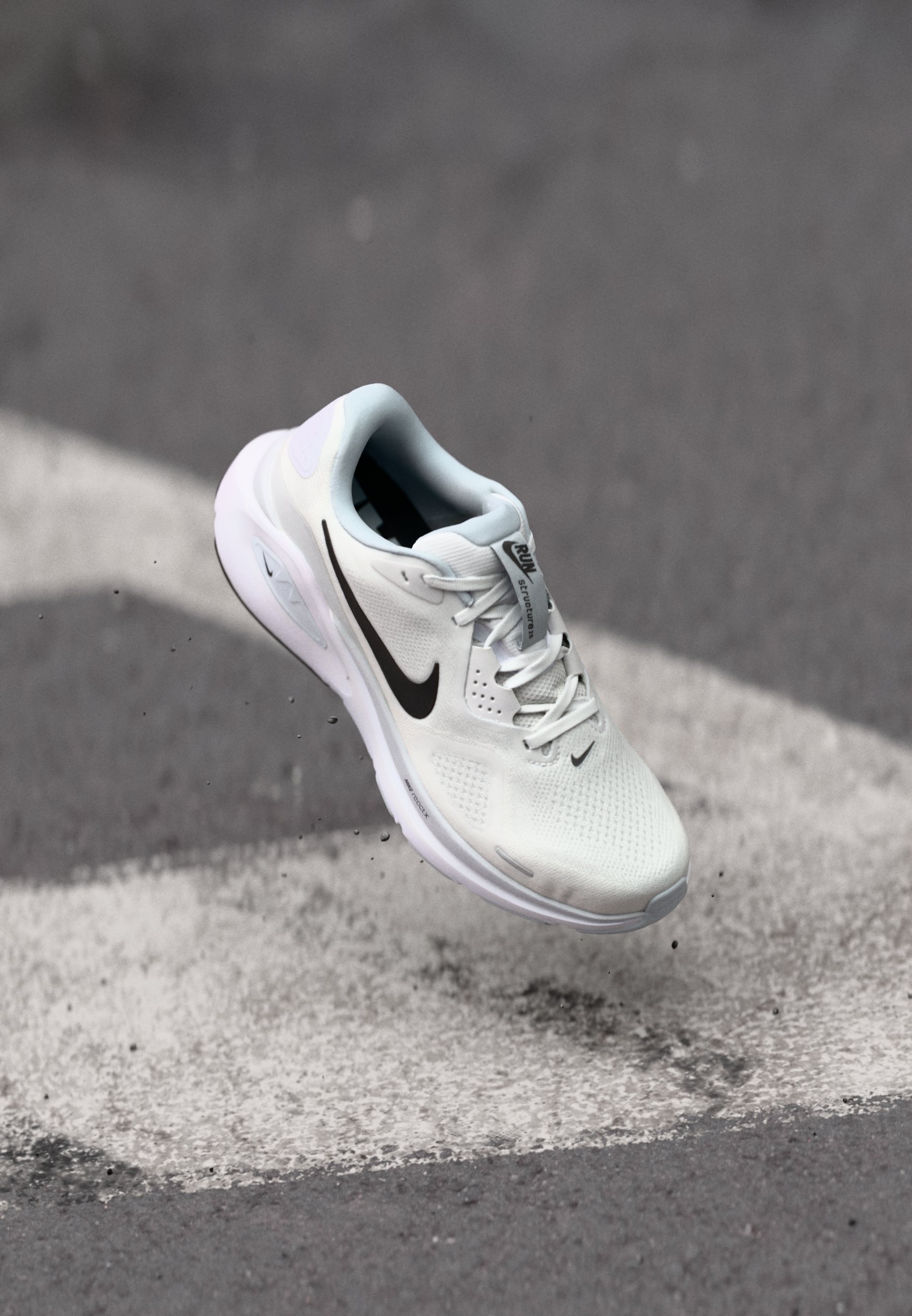 Nike Performance STRUCTURE 26 - Scarpe da corsa su strada - bianco/nero/platino puro