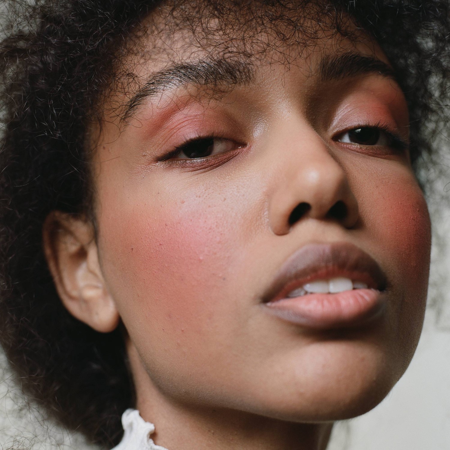 MÁDARA Blush MAGNETIC BLUSH Mineralno rumenilo za obraze - 6 g