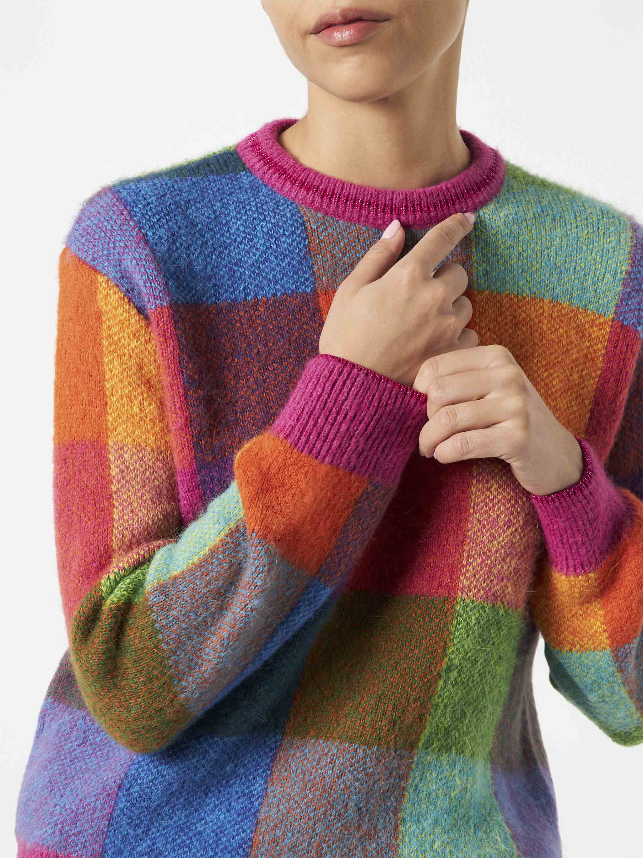Maglione da donna garzato con fantasia check