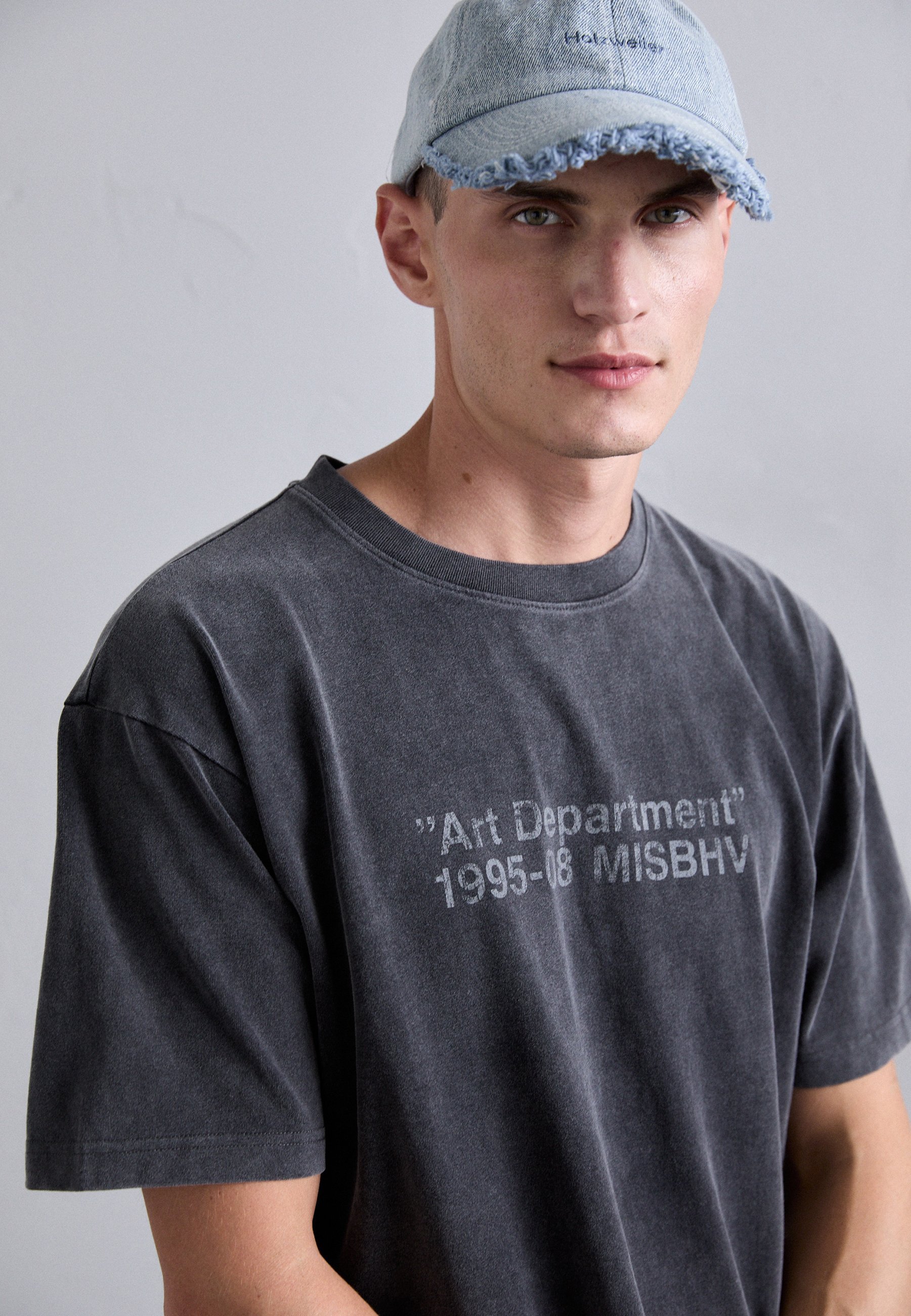 MISBHV BASIC - Camiseta estampada - preta lavada