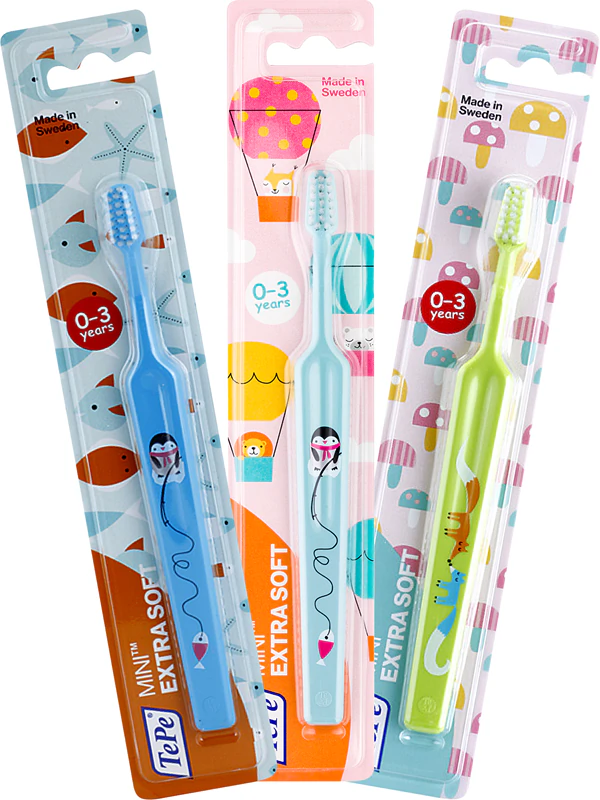 TePe Mini Illustration Kinderzahnbürste mit kleinem, schmalem Bürstenkopf und extra weichem Bürstenkopf