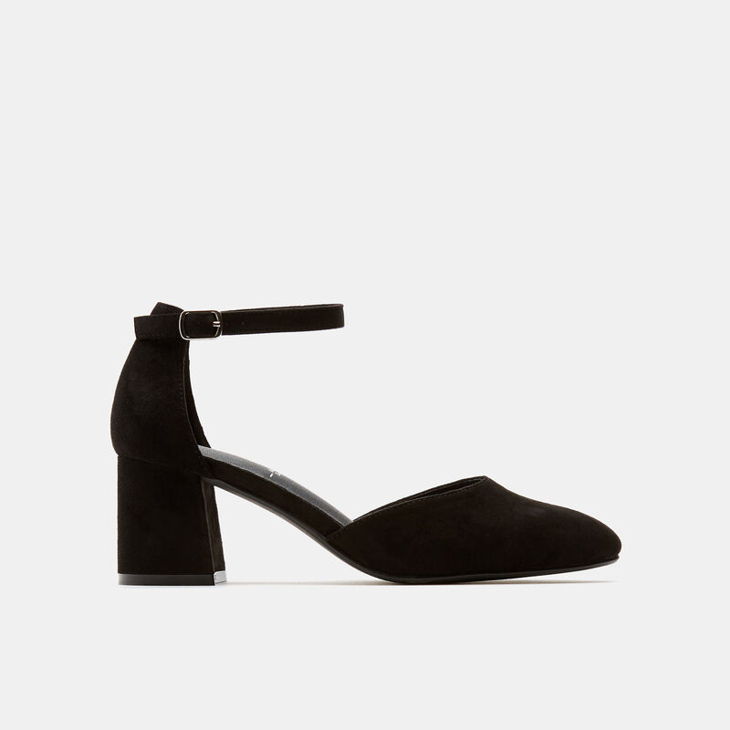 Pumps med spetsiga tår