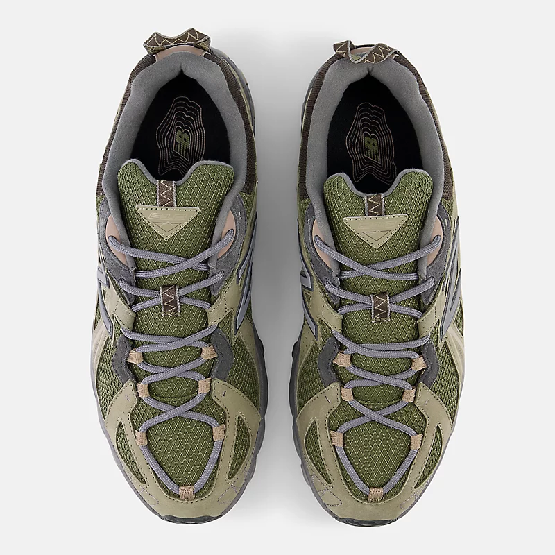 New Balance 610v1 Unisexe – Vert discret avec mousse foncée et terre riche