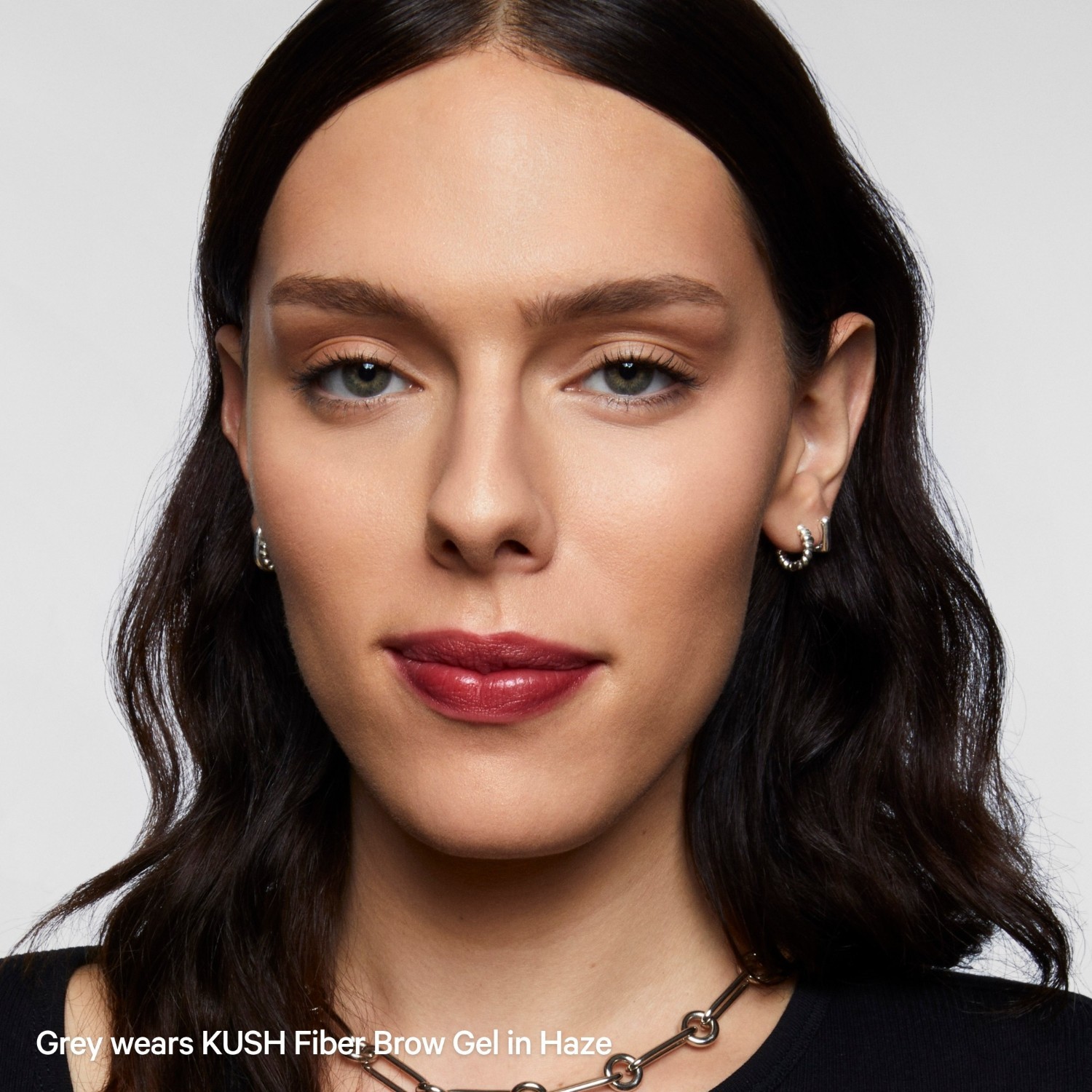 Gel za obrve s mliječnim efektom Kush Fiber Brow Gel - 4,5 ml