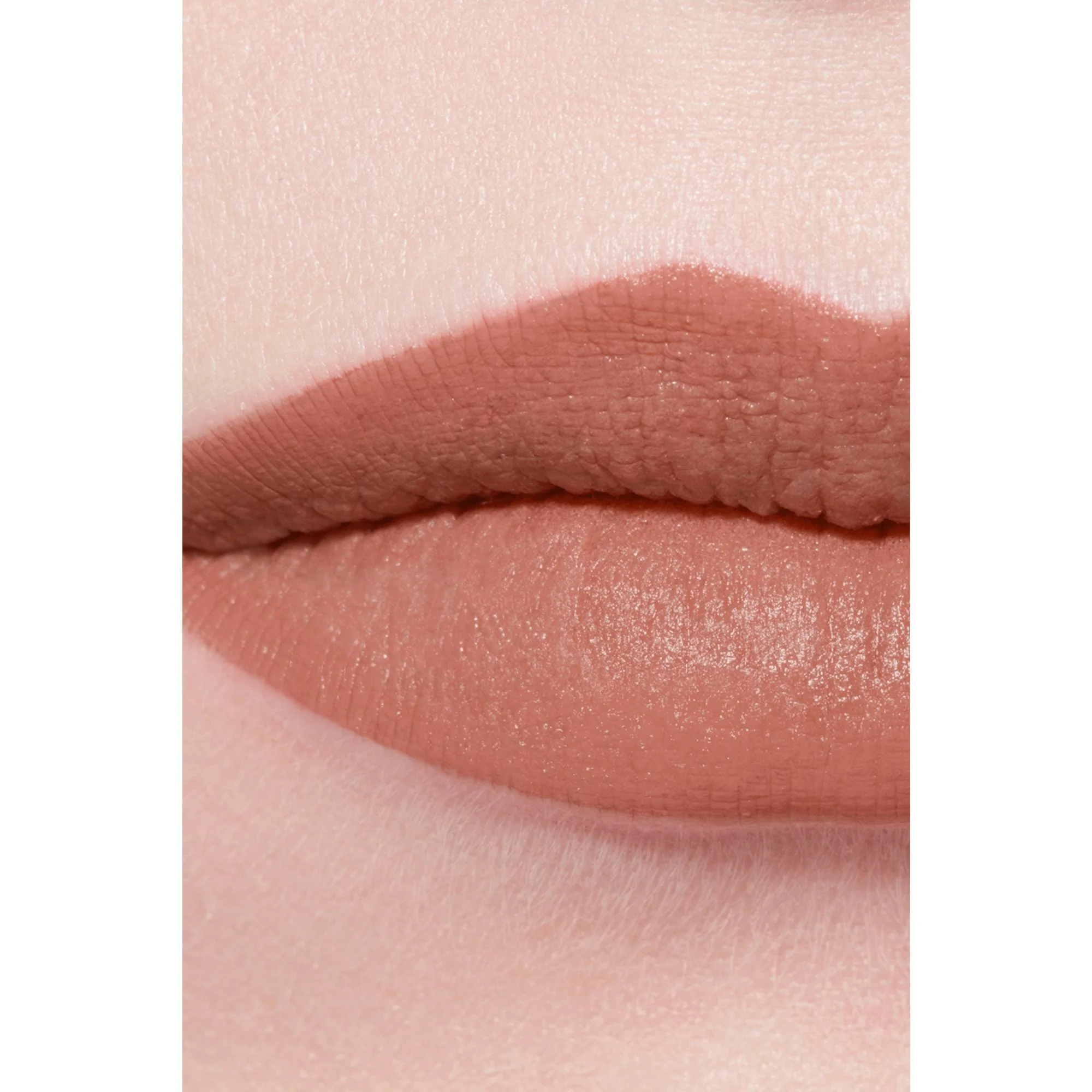 ROUGE ALLURE VELVET - IL ROSSETTO VELLUTATO LUMINOSO