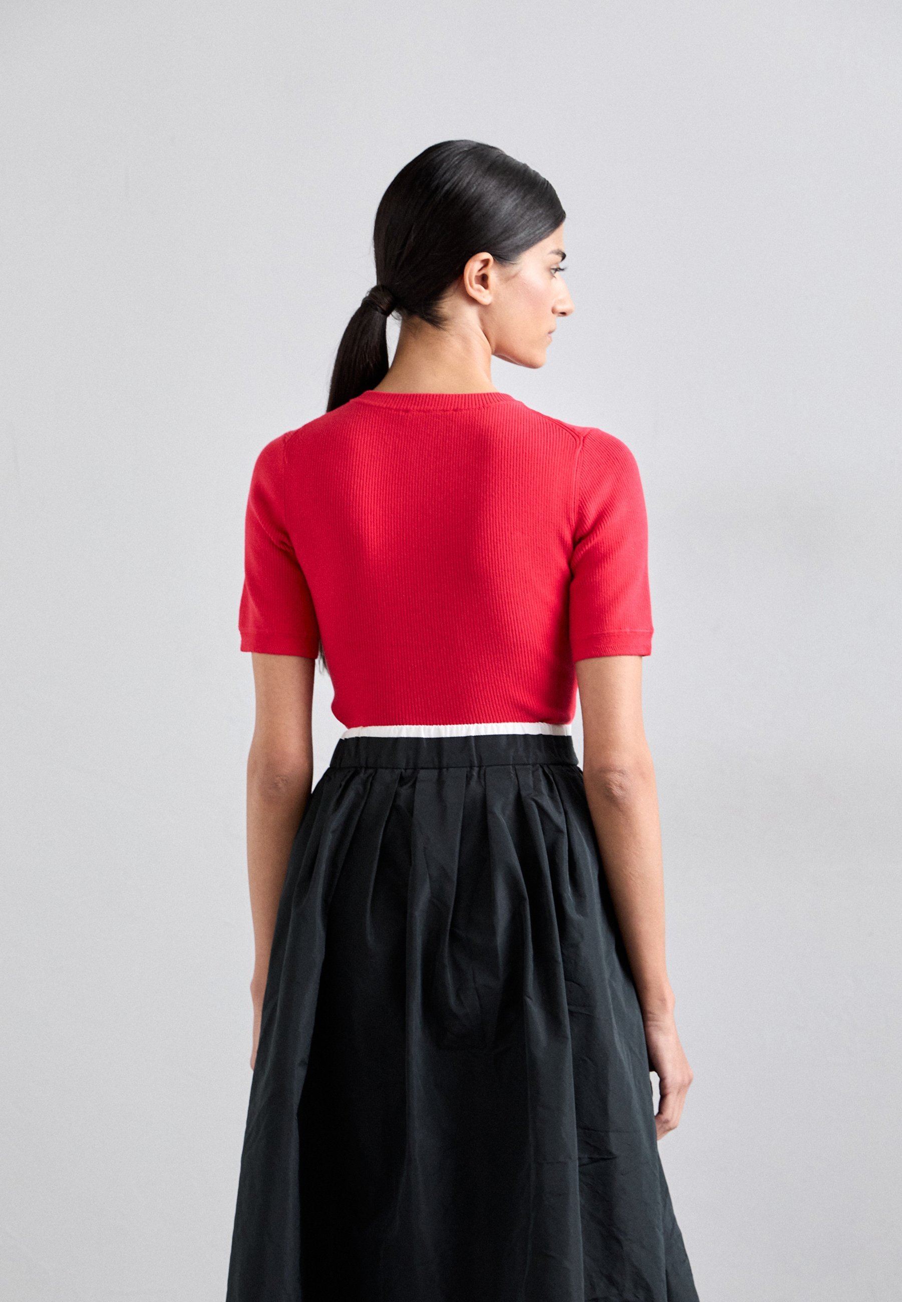 Maje TALYA - T-shirt z nadrukiem - czerwony