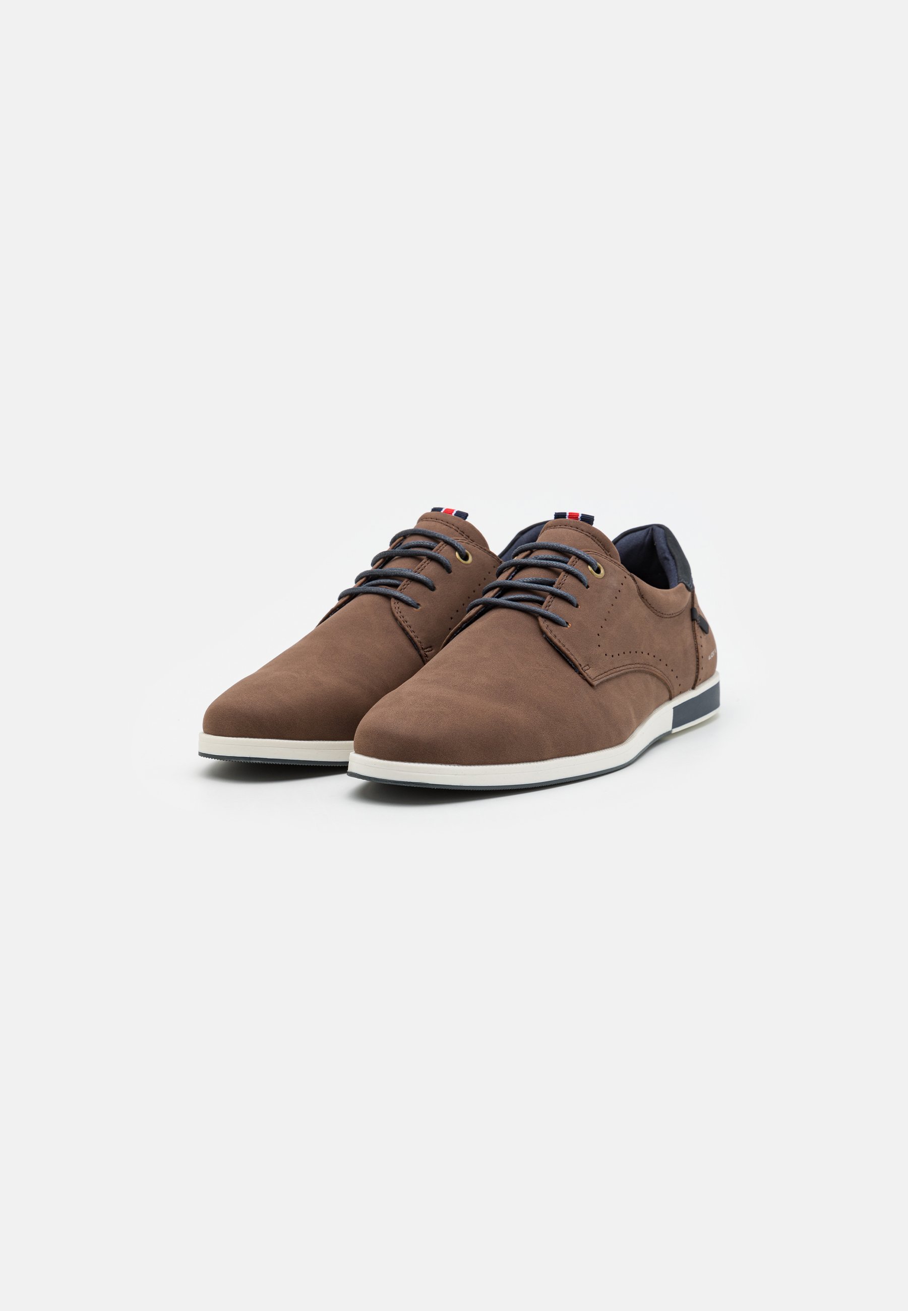 Pier One Casual veterschoenen - cognac