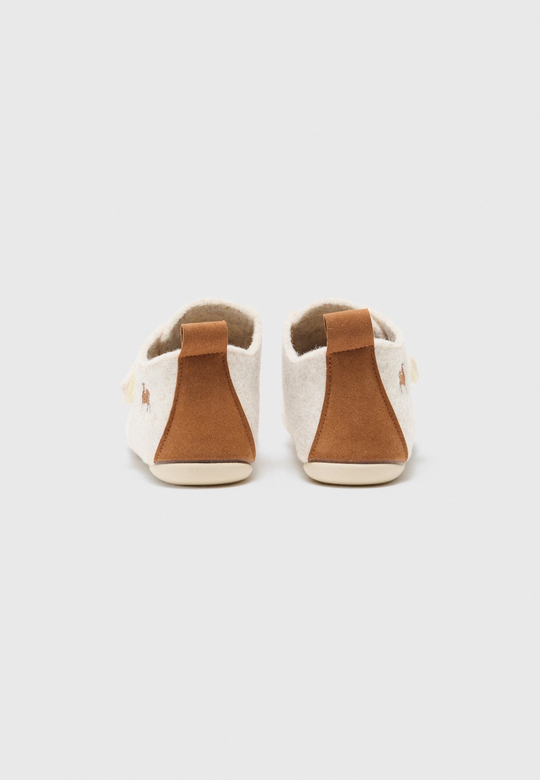 Shepherd BREMEN BAREFOOT UNISEX - Slippers - crème