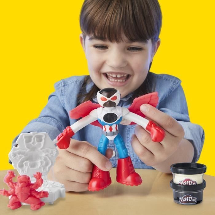 Play-Doh Captain America, set moto Sharp con personaggio flessibile, 3 accessori e pasta modellabile, età 4+, Marvel