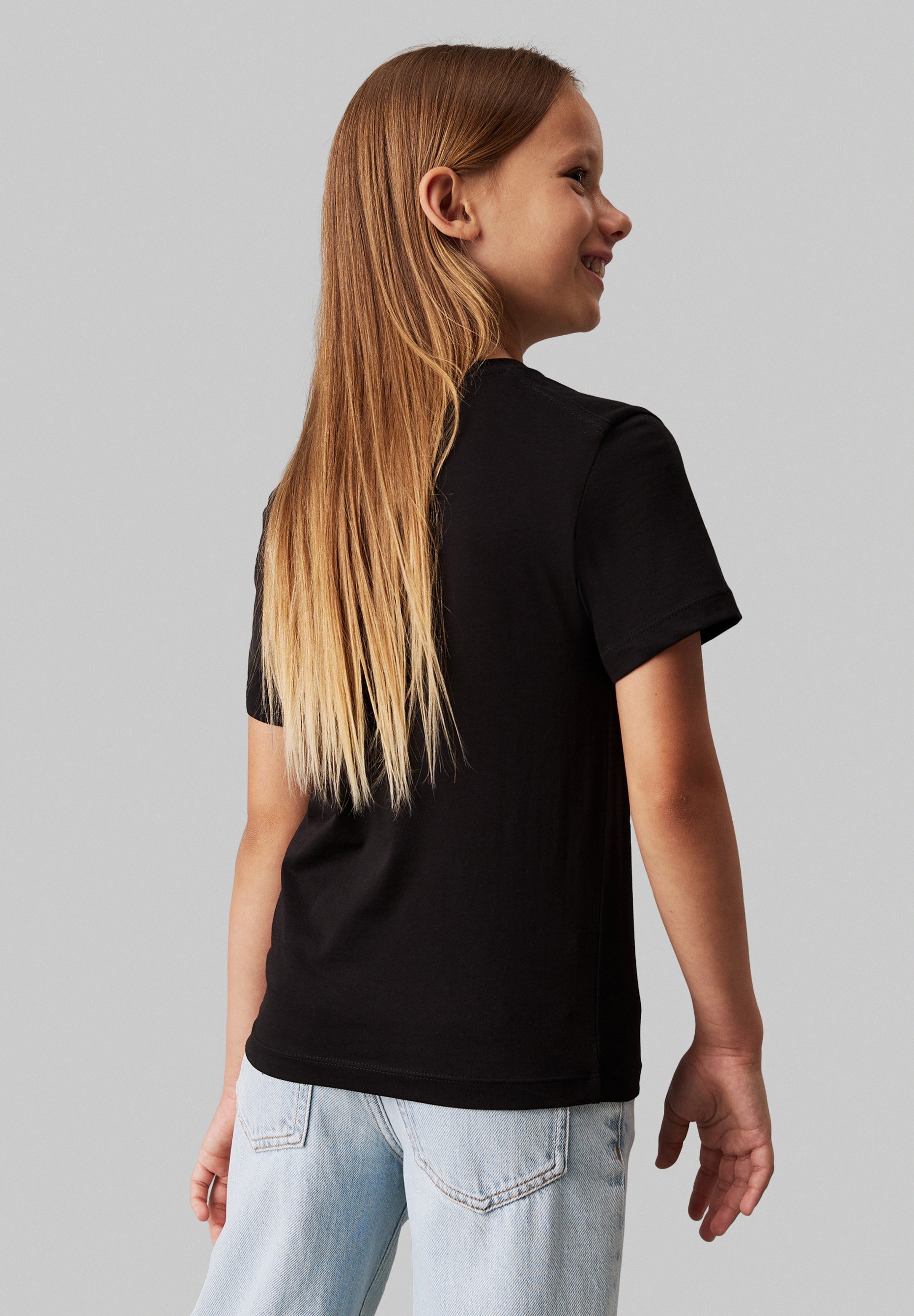 Camiseta Calvin Klein Jeans Monogram Unissex com estampa - preta