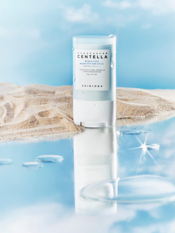 SKIN1004 Madagaskar Centella Hyalu-Cica Silky-Fit Sun Stick ochranná a hydratační tyčinka SPF 50+