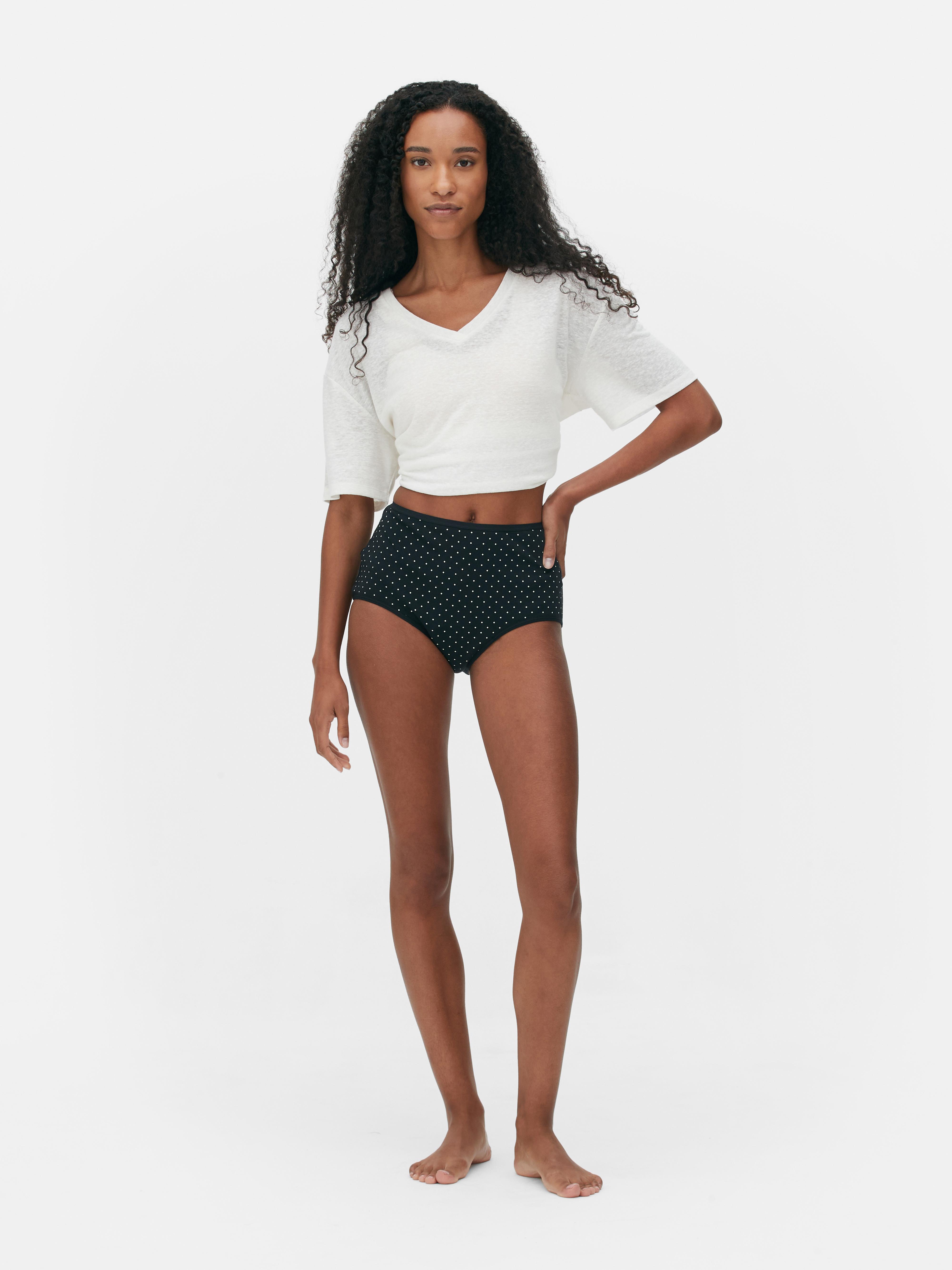 Menstruationsslips mit hohem Bund, 3er-Set. Fühlen Sie sich wohl und stilvoll in diesen Slips mit hohem Bund in drei Designs Ihrer Wahl.