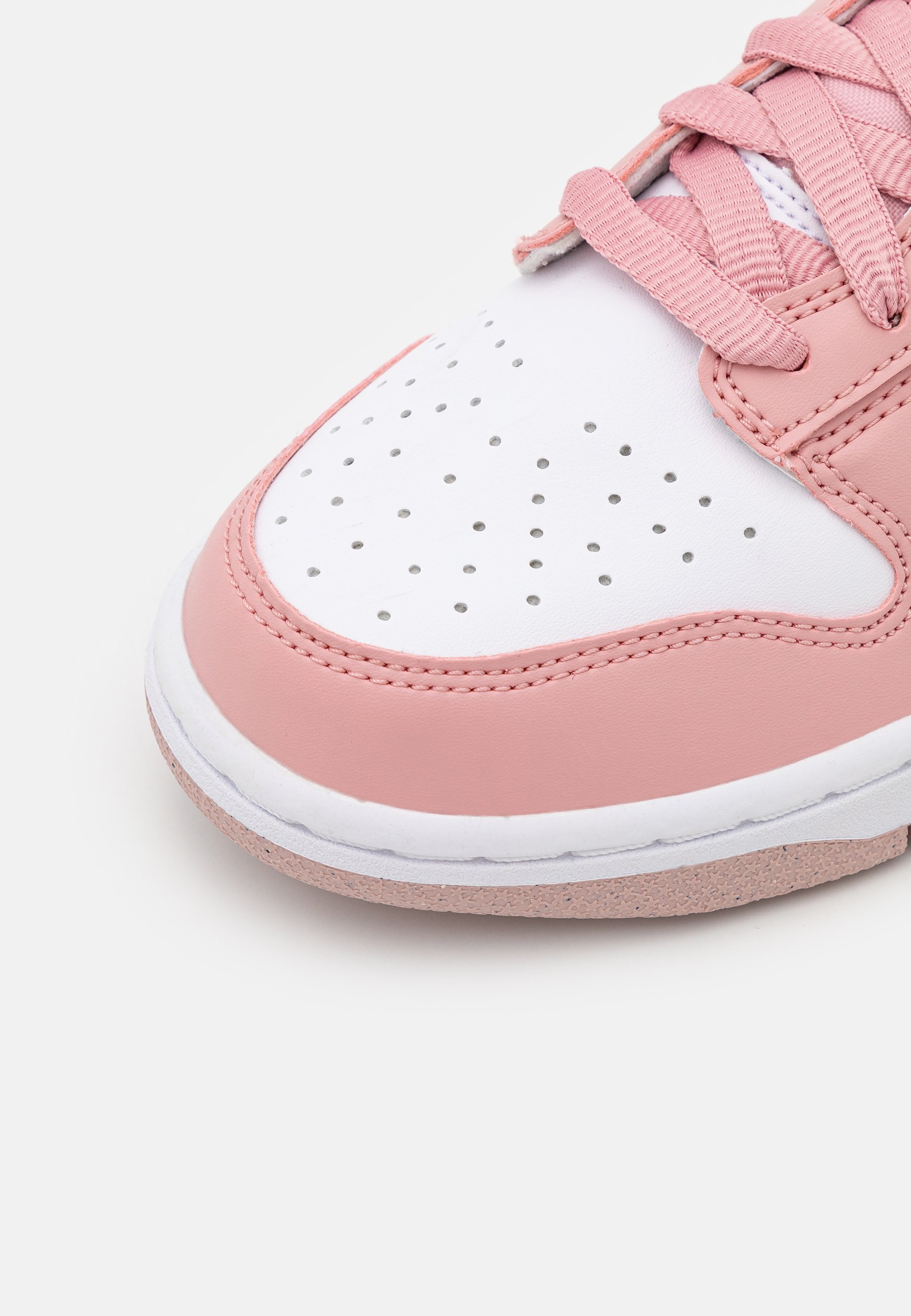 Nike Sportswear DUNK LOW - Joggesko - pink glaze/white/granateple