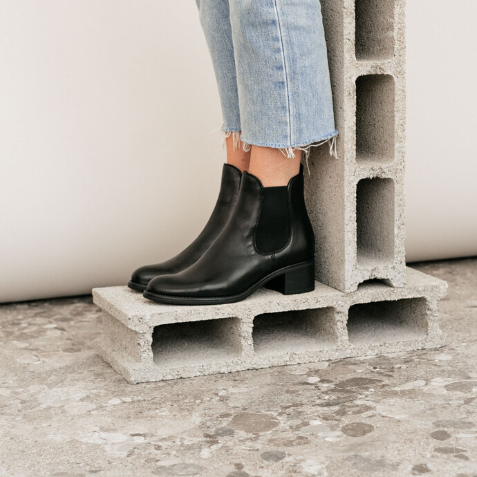 Bottines à talons  en cuir noir