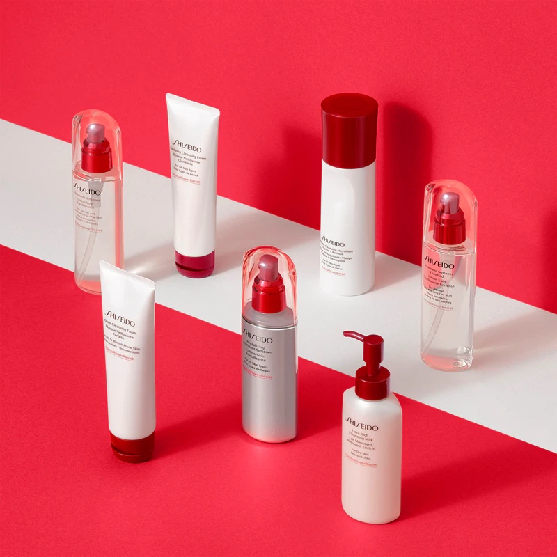 „Shiseido“ giluminio valymo putos riebiai ir probleminei odai