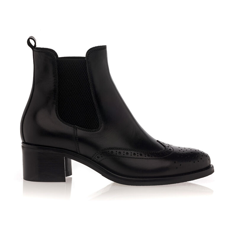 Schwarze Damenstiefel / Stiefeletten