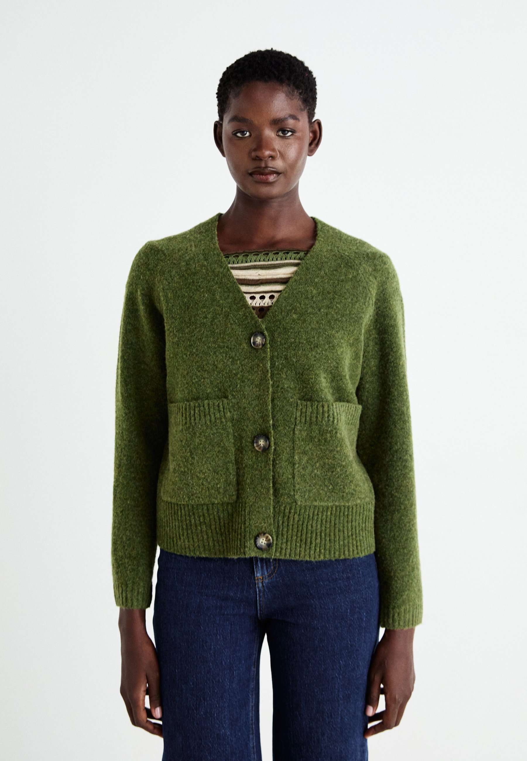 Vero Moda BOOM LS V-NECK BUTTON NOOS - Cardigan - Zypresse