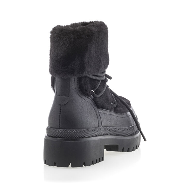 Schwarze Damenstiefel / Stiefeletten