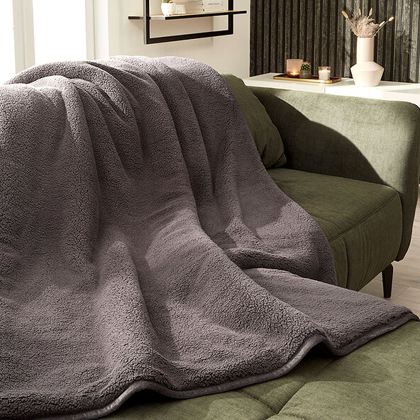 Soft, cloud-like throw blanket, 150 x 200 cm, anthracite