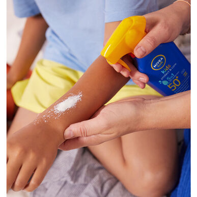 Nivea Sun Spray Kids Protect Care FP50 saules aizsargkrēms 270 ml 270 ml
