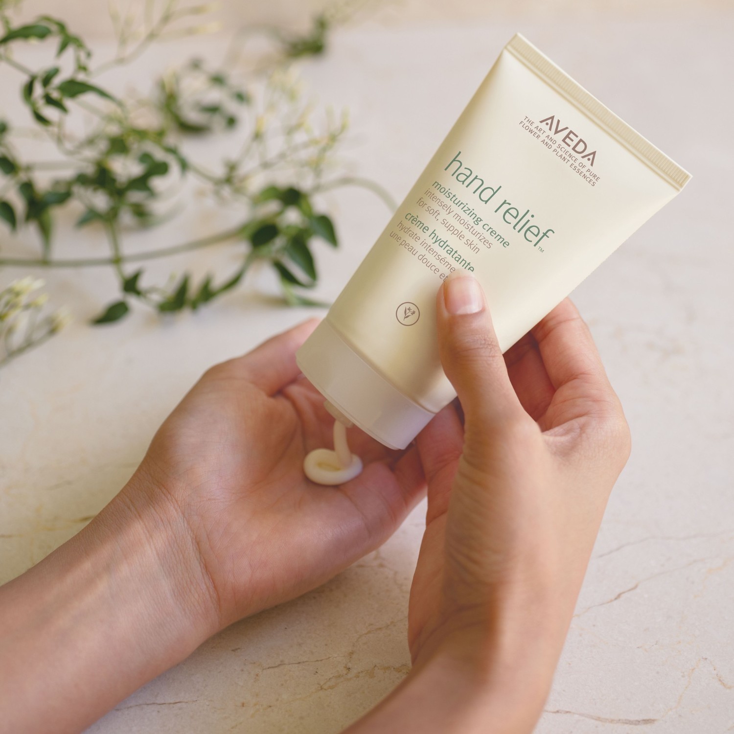 Aveda roku krēms Hand Relief™ mitrinošais krēms - 40 ml