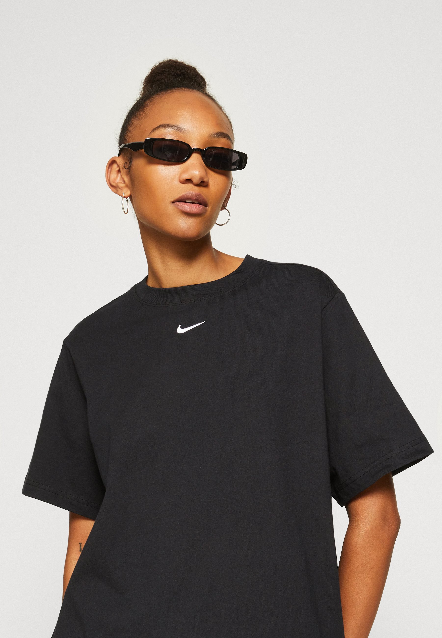 Nike Sportswear TEE - Koszulka podstawowa - czarno-biała