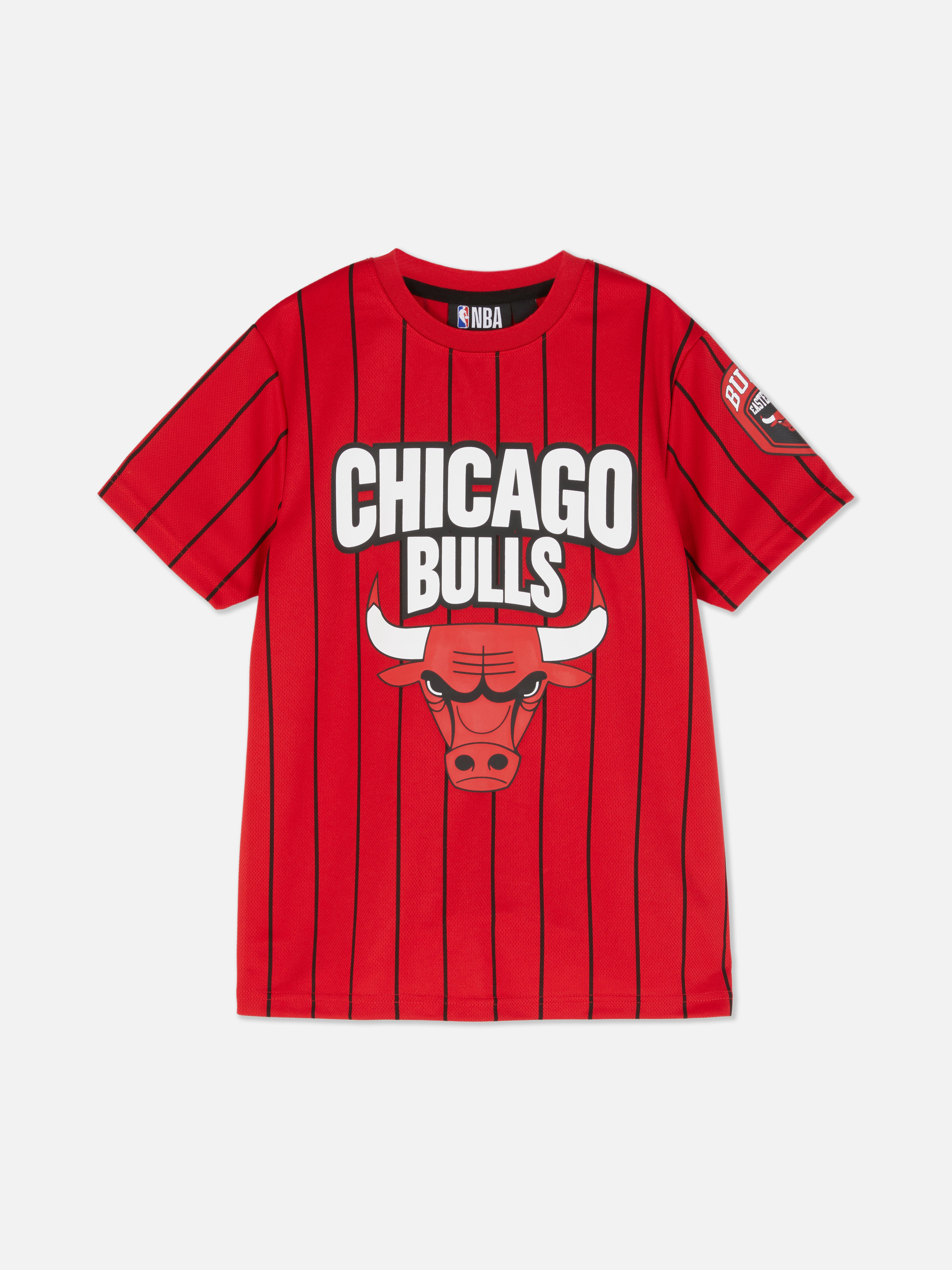 Tricou NBA Chicago Bulls cu dungi Un tricou cu mânecă scurtă și dungi, cu emblemele echipei NBA Chicago Bulls
