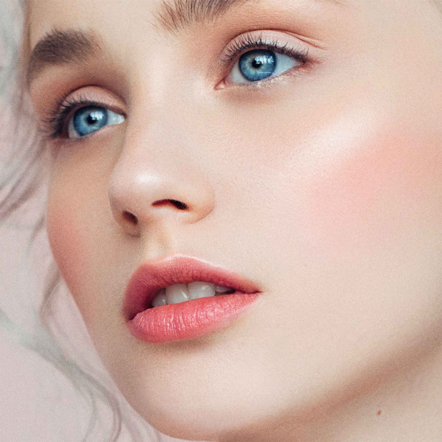 BE + Radiance SET+GLOW Poudre+Enlumineur aux Probiotiques