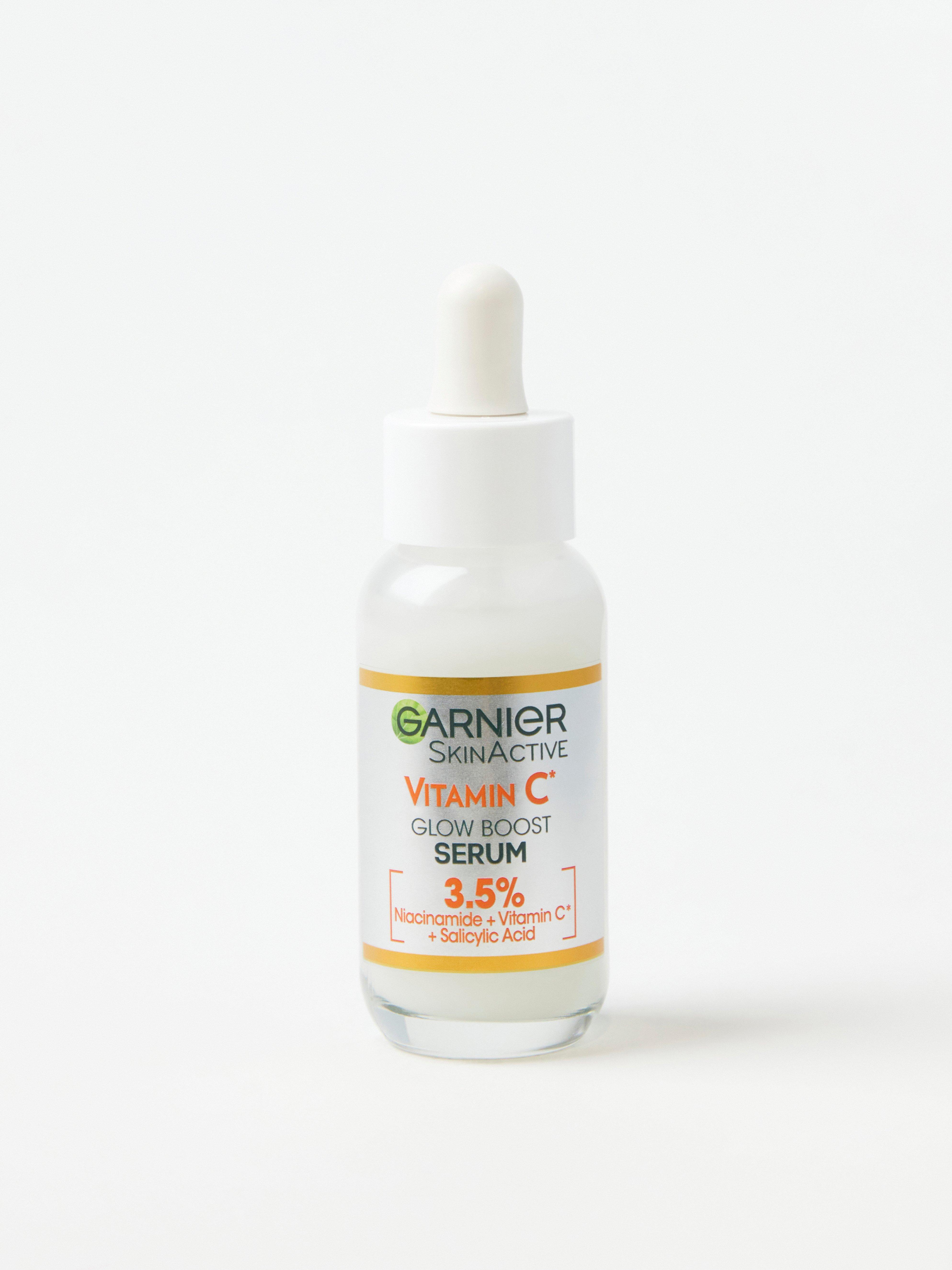 Garnier Skin Active serum protiv tamnih fleka s vitaminom C, bez boje