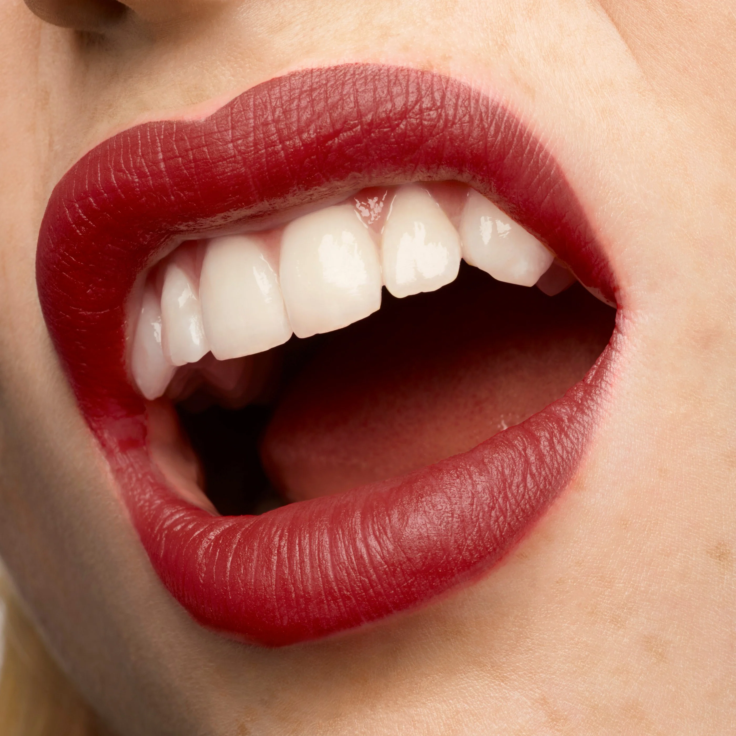 Labbra Rouge Pur Couture The Slim Velvet Radical - Rossetto mat, Rossetto