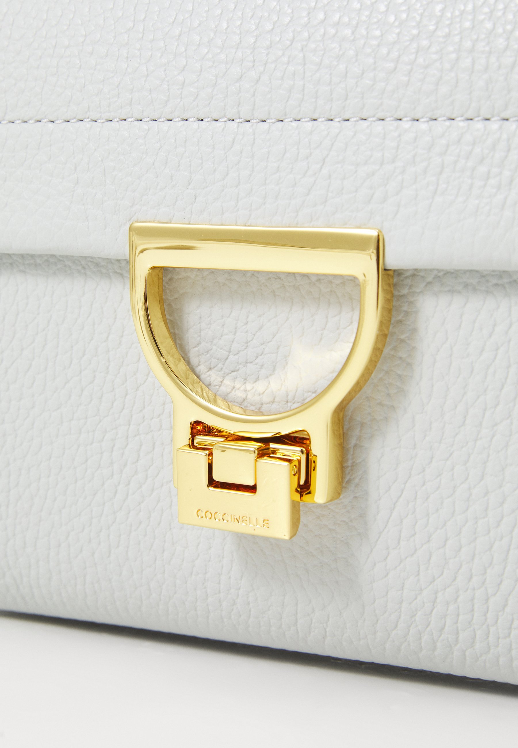 Coccinelle ARLETTIS - Handtas - sneeuw