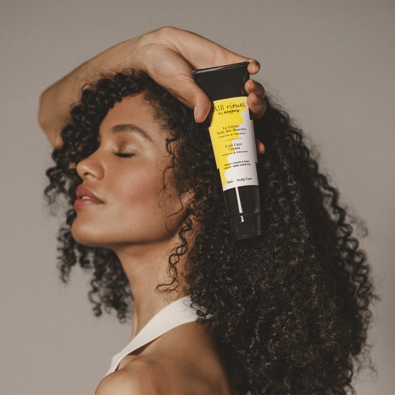 Ritual Capilar da Sisley: Creme para Cabelos Cacheados e Ondulados