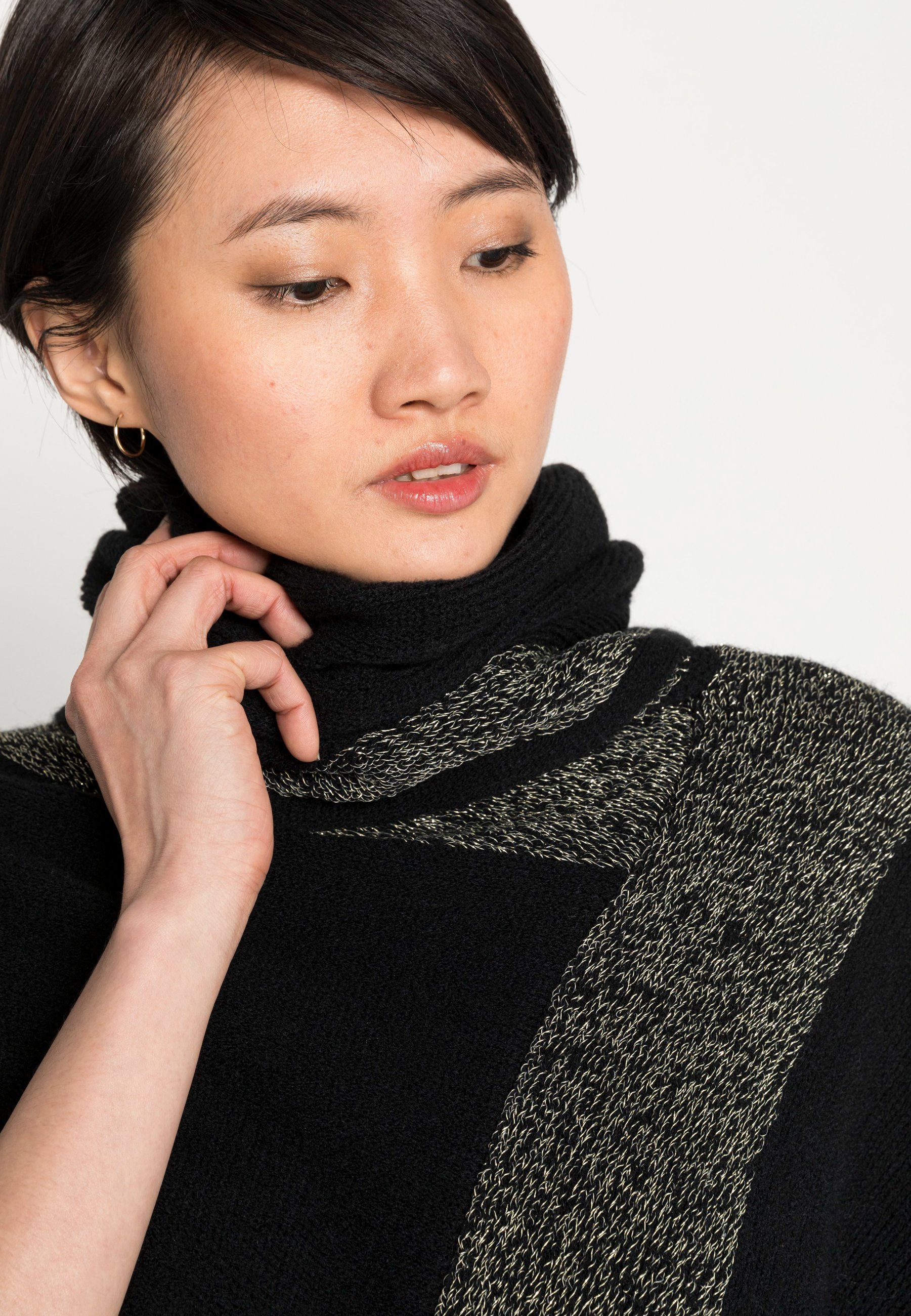 Anna Field cape - zwart/goud