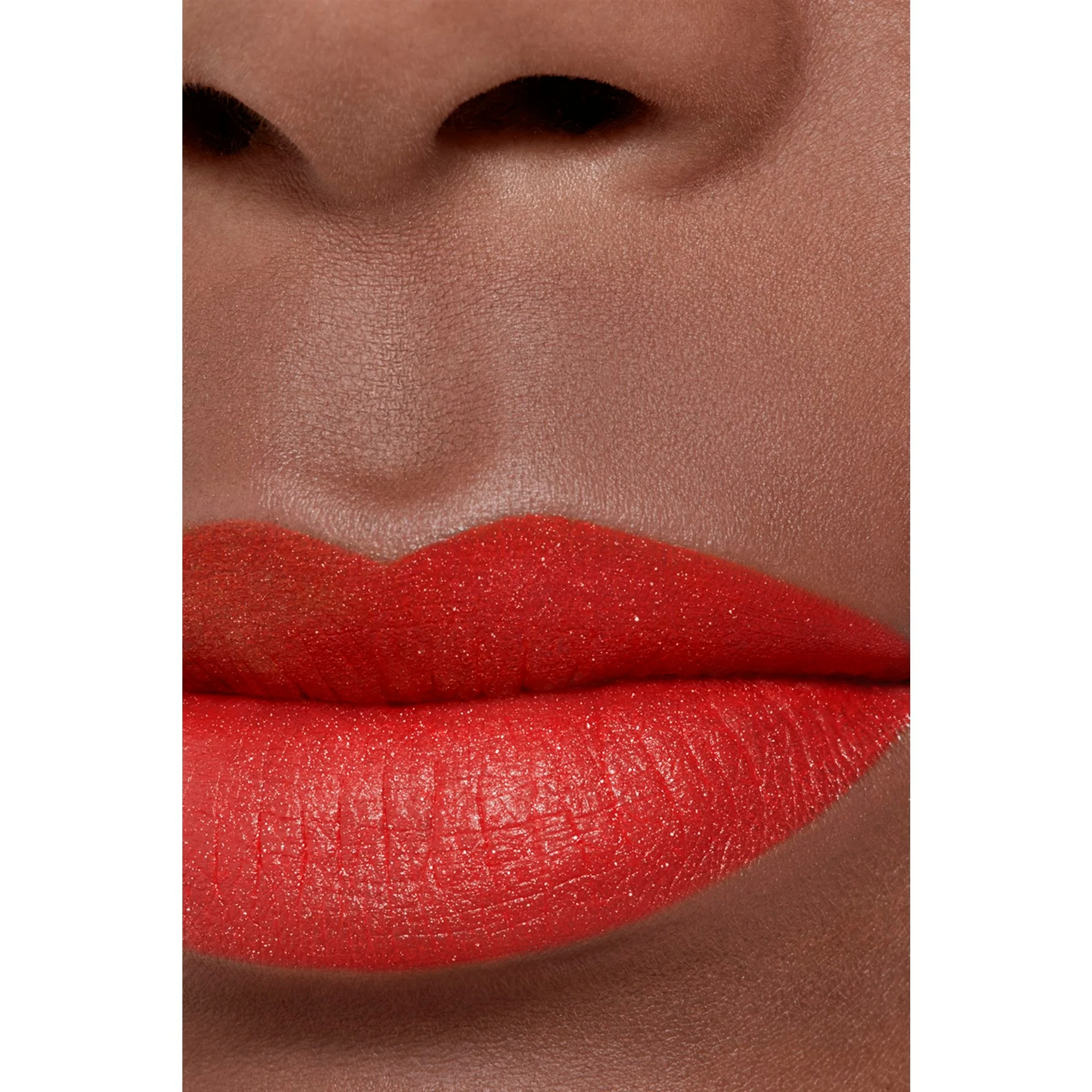 ROUGE ALLURE VELVET - IL ROSSETTO VELLUTATO LUMINOSO