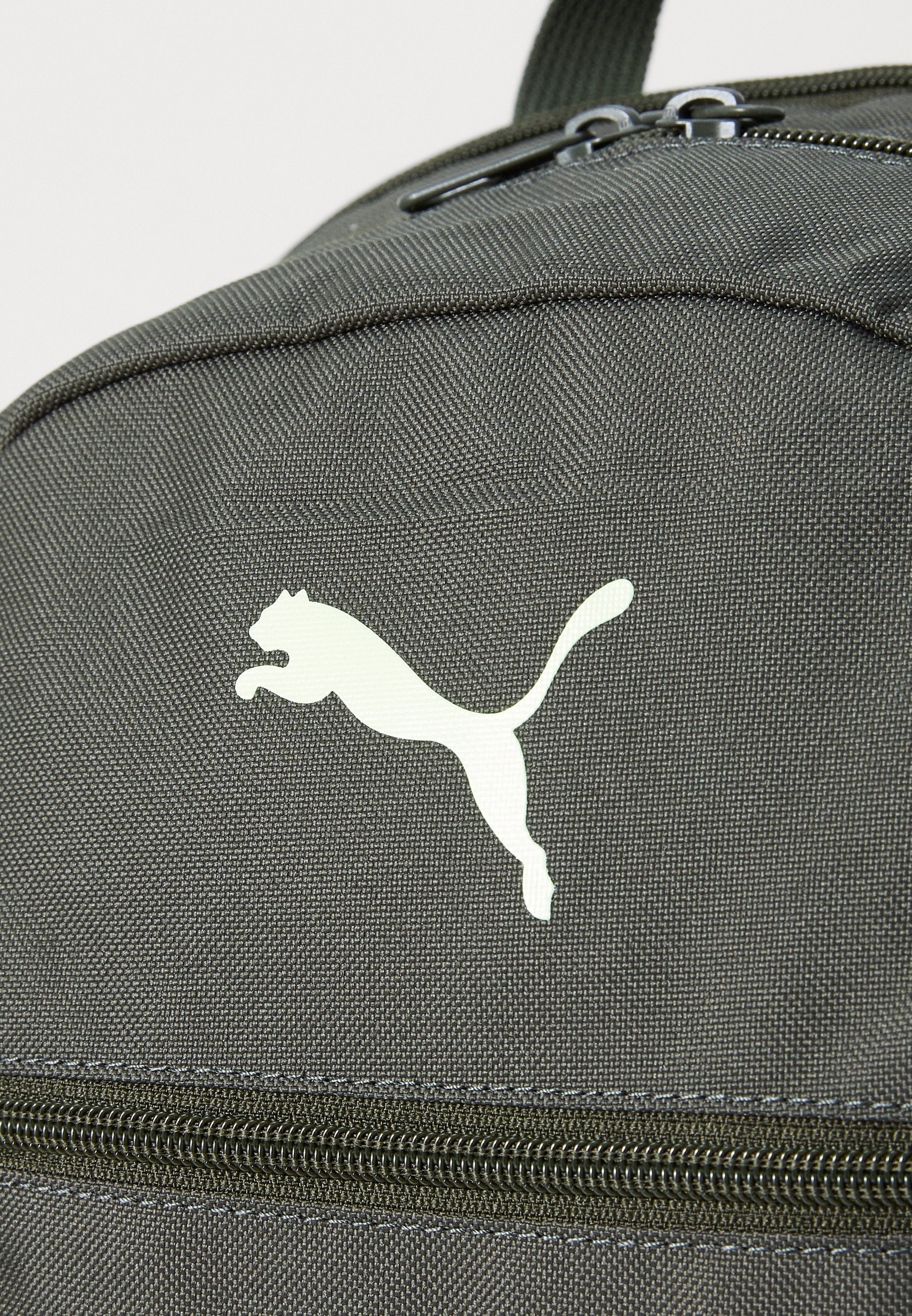 Puma FUNDAMENTAL BACKPACK UNISEX - Kuprinė - tamsiai alyvuogių spalvos