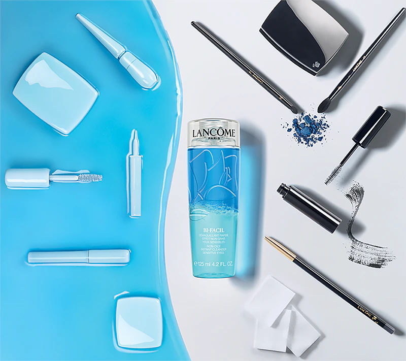 Demaquilante bifásico para olhos Lancôme Bi-Facil, para todos os tipos de pele, inclusive as sensíveis.