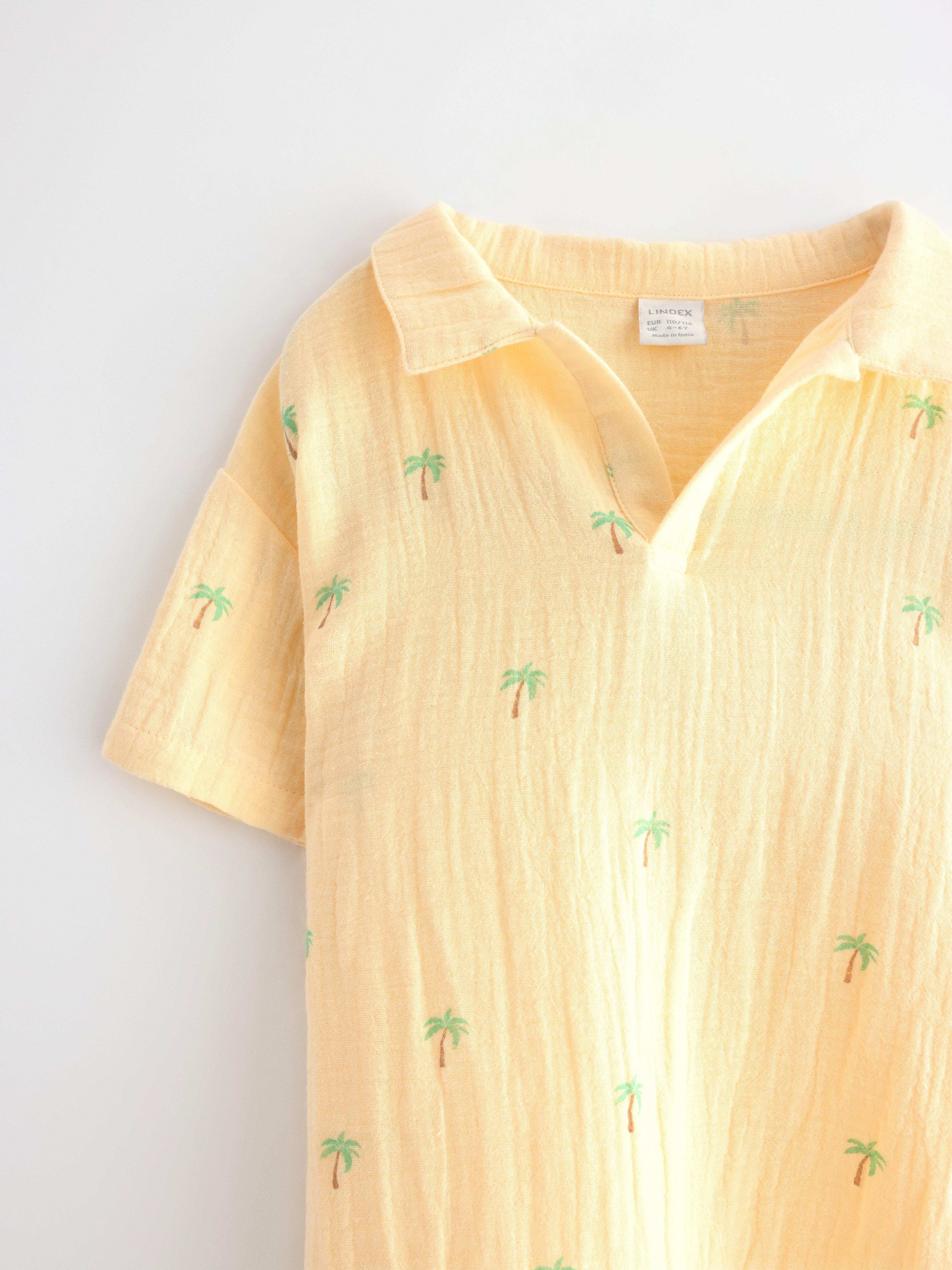 Camisa em tecido de algodão amarelo claro acinzentado