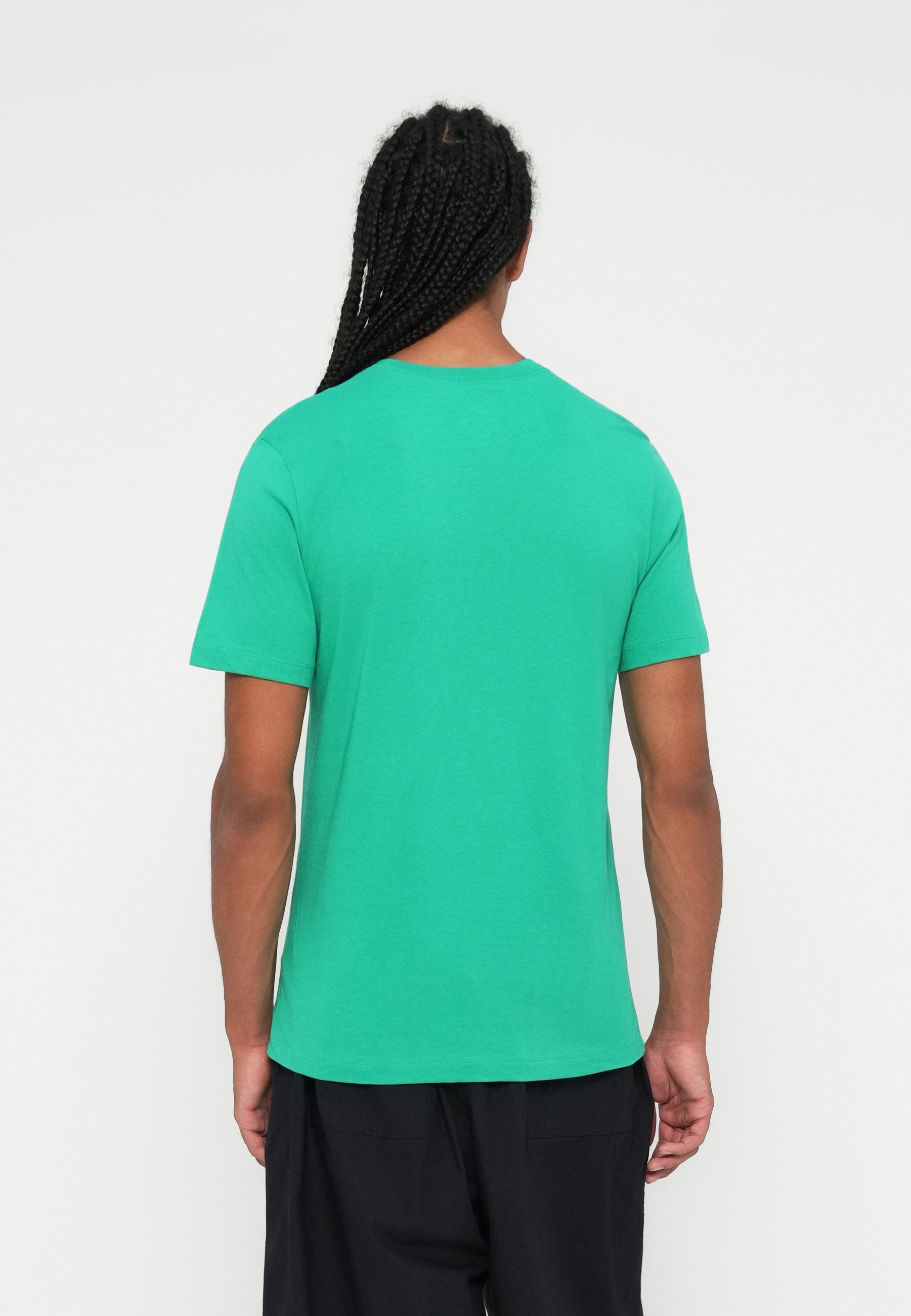 Nike Sportswear Basic T-shirts