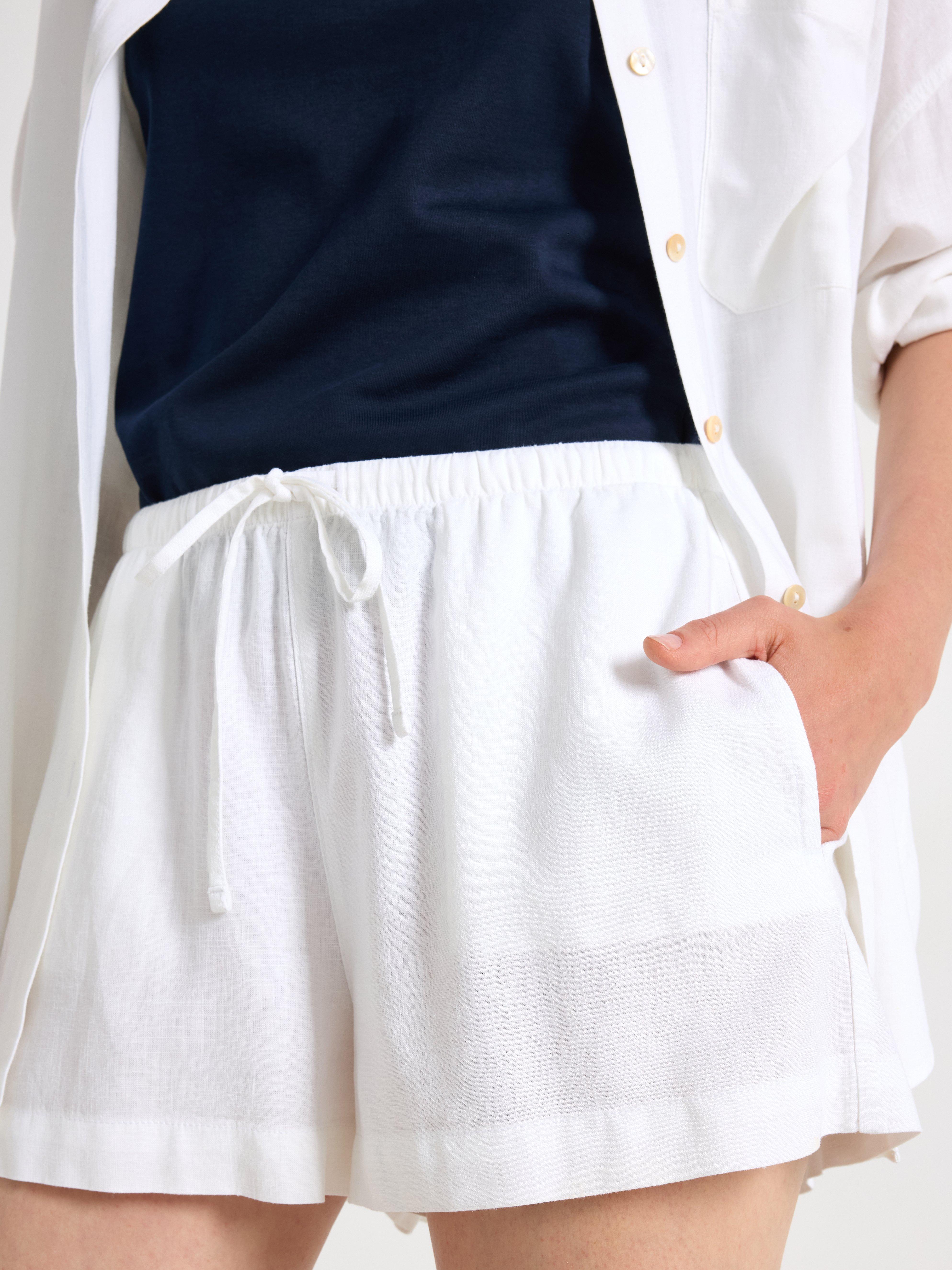 Pantalones cortos de lino blanco